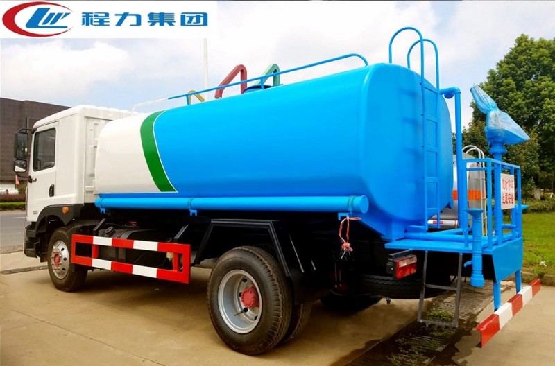 東風(fēng)D912新款8-12方灑水車(chē)