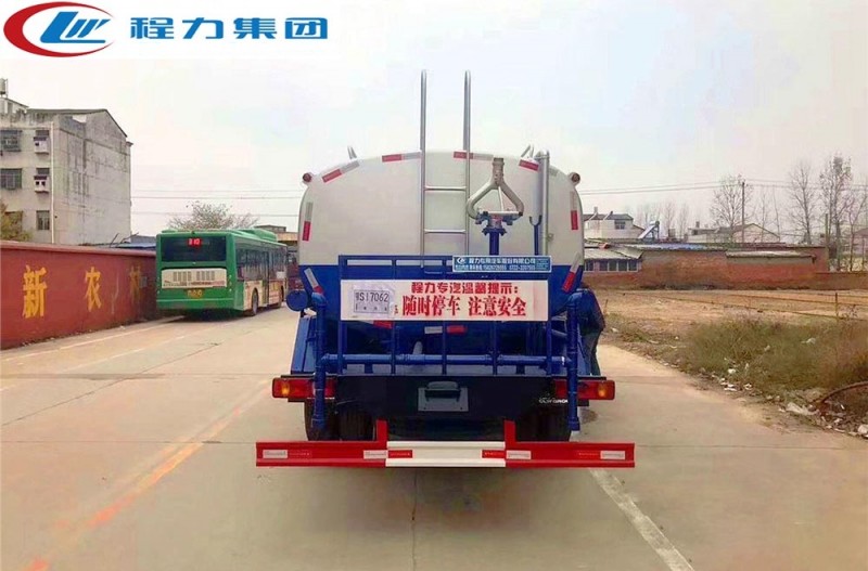 東風(fēng)D912新款8-12方灑水車(chē)