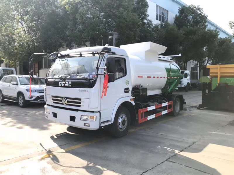 東風大多利卡6方餐廚垃圾車