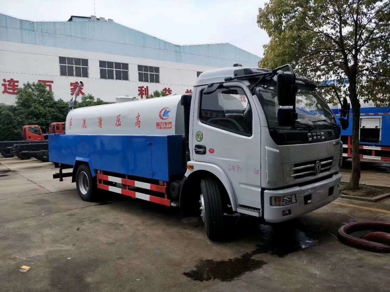 東風(fēng)大多利卡高壓清洗車(chē)