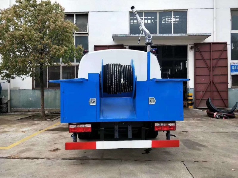 東風(fēng)大多利卡高壓清洗車(chē)