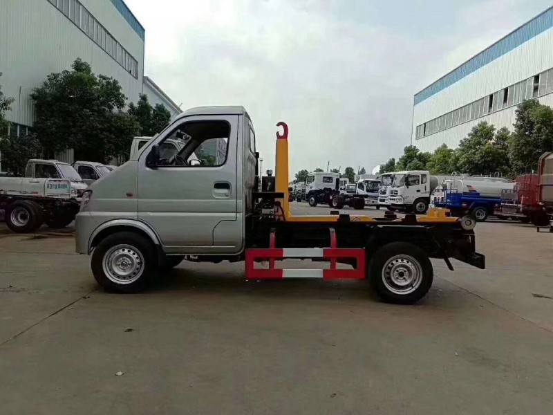 長(zhǎng)安3方勾臂式垃圾車(單輪)