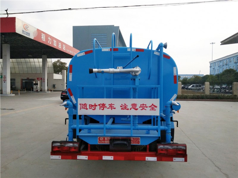 東風多利卡（9.5方）綠化噴灑車圖片