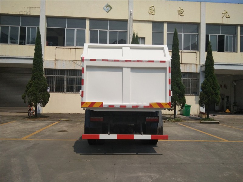 東風專底12方對接垃圾車