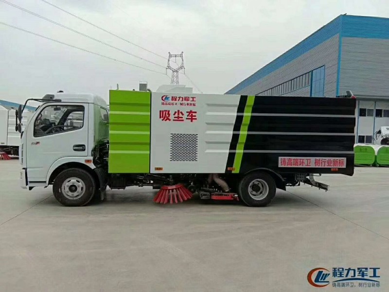 東風大多利卡8方吸塵車