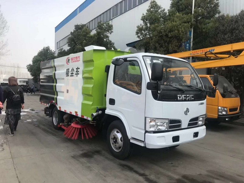 東風(fēng)小多利卡5方吸塵車