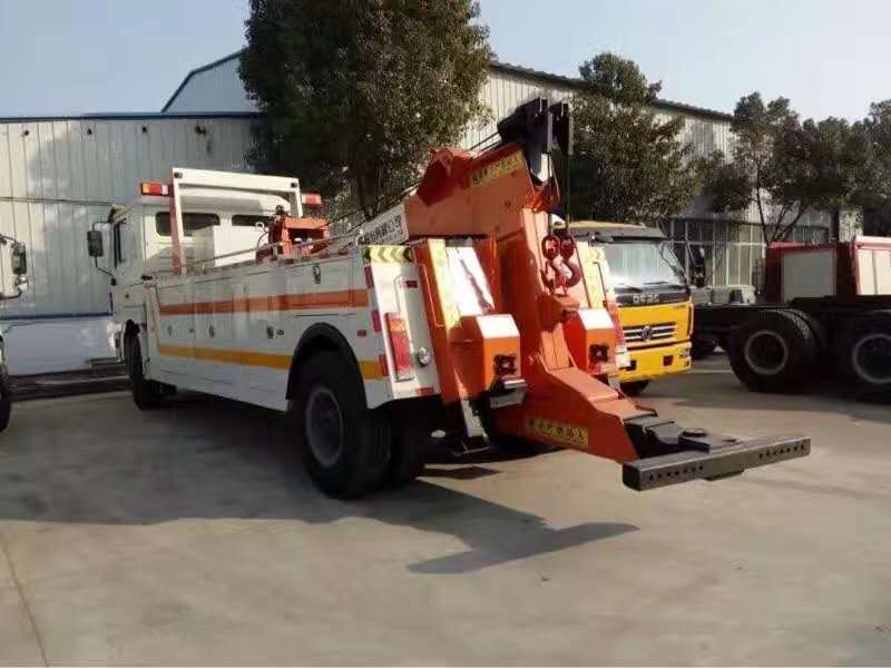 東風D9多利卡一拖一清障車