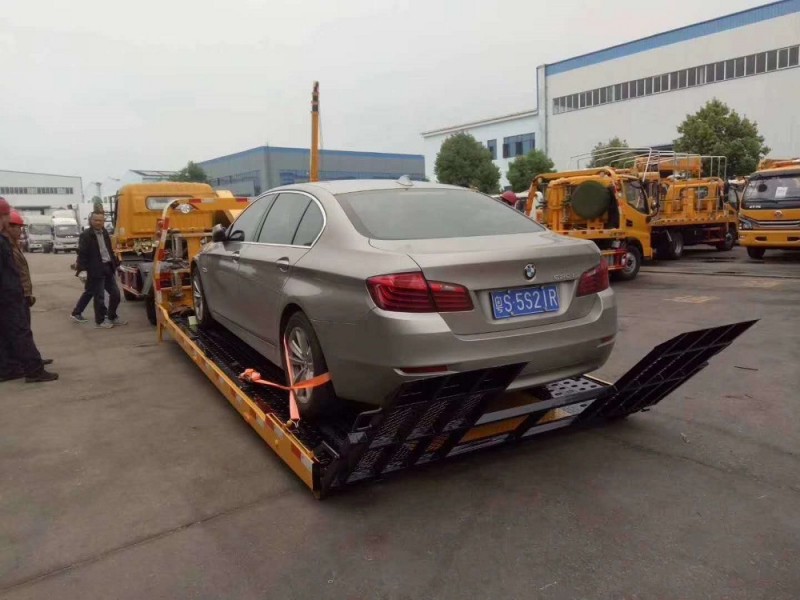 東風大多利卡一拖二清障車