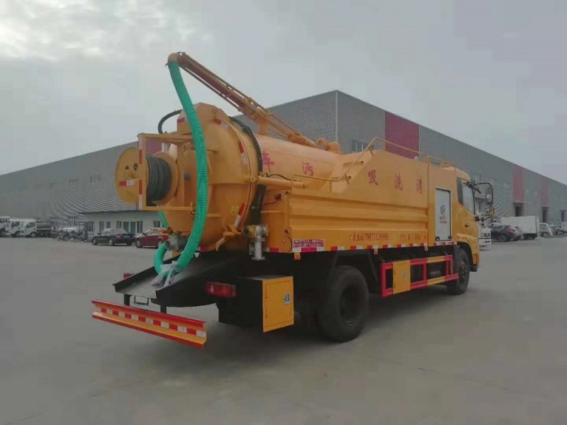 天錦清洗12方吸污車