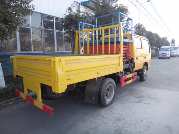 東風雙排座8-10米平臺升降高空作業車圖片