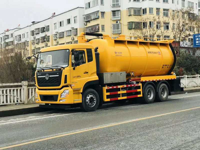 東風(fēng)天龍清洗吸污車