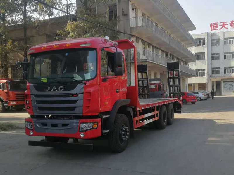 江淮后八輪平板運輸車圖片